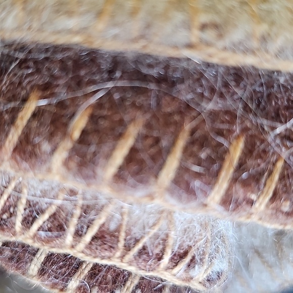 Peruvian Alpaca Wool Tiger Luxury Brown Cream Blanket. 55" X 66" - Picture 9 of 9